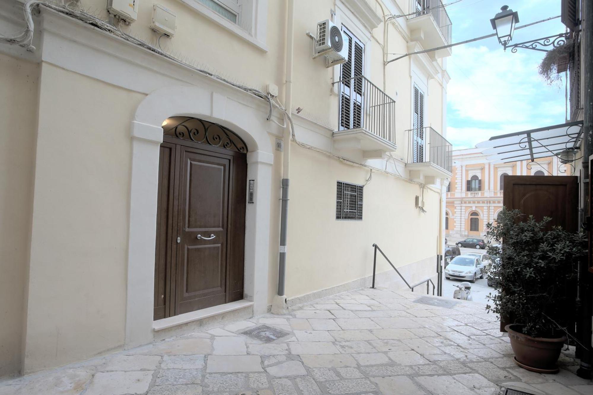 Le Residenze Del Capitano Hotel Bari Exterior photo
